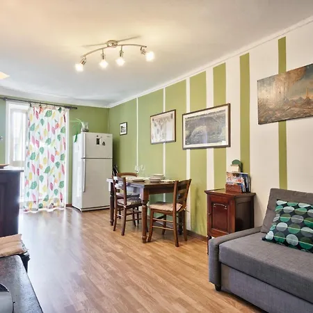 Central Apartment *