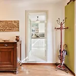 Central Apartment *